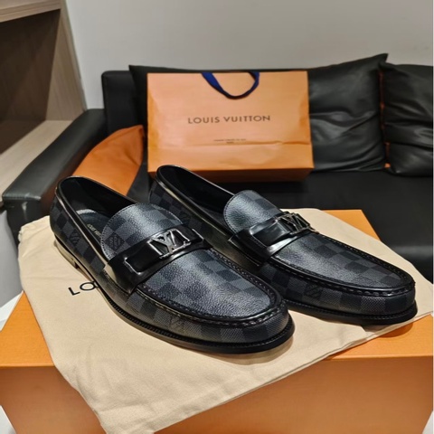 路易威登 Louis Vuitton 尺碼10 44碼