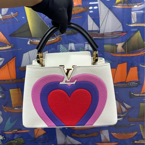 LV/路易威登 99❤️閒置 Capucines bb全皮愛心game on包