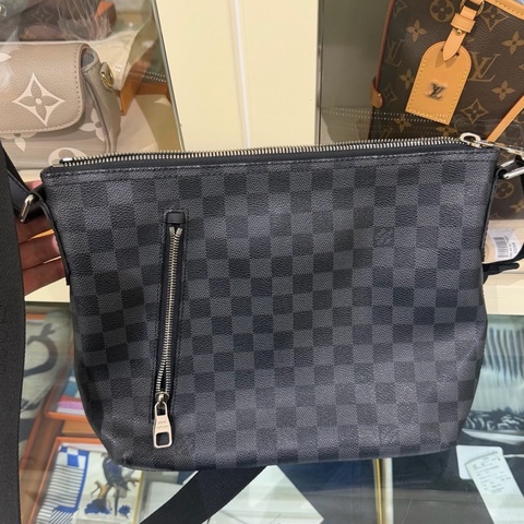 Louis Vuitton 路易威登，Mick棋盤格公文包 尺寸：28×26×8cm