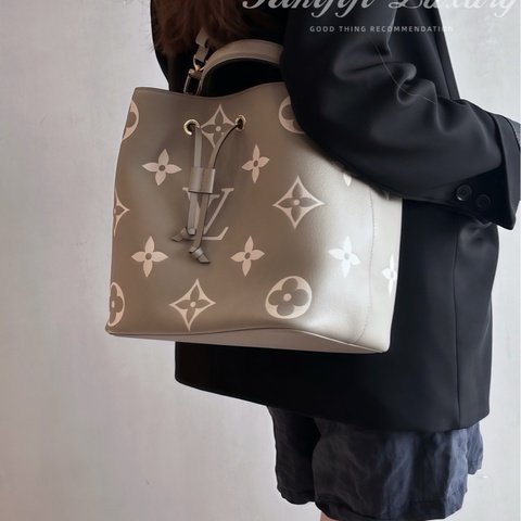 Louis Vuitton路易威登 LV 新款大象灰水桶包 有子袋  全皮款