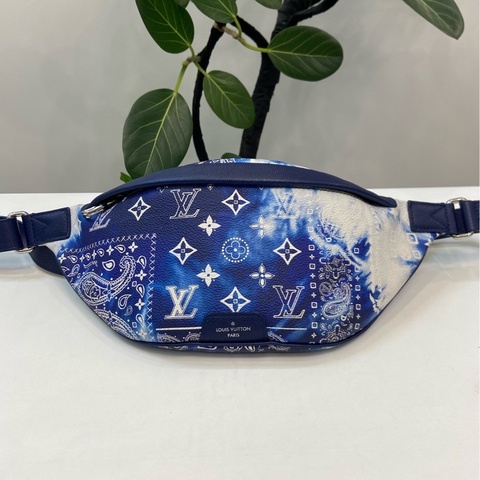 LV Discovery 青花瓷限定腰果花腰包胸包