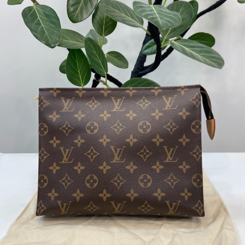 LV 老花洗漱包手拿包