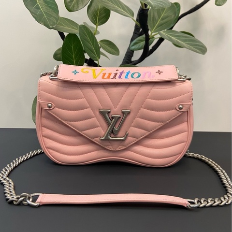 LV New Wave 粉色小號屁股包鏈條包