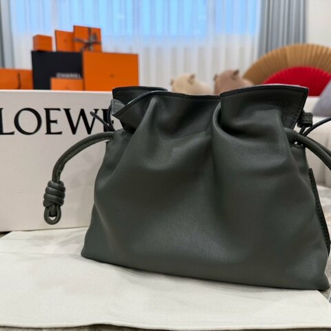Loewe 軍綠色迷你納帕小牛皮 Mini Flamenco 包