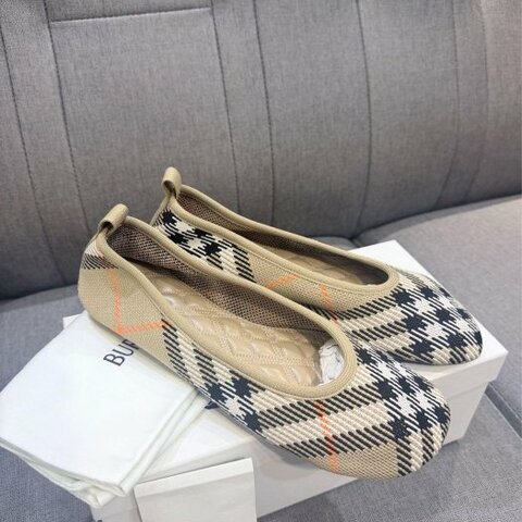 💎Han's house精品服飾💎BURBERRY 格紋 娃娃鞋 平底鞋 現貨 38 ~39原價22000