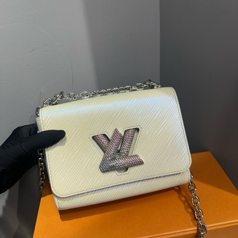 Louis Vuitton Twist PM 小號 珠光鑽扣 ｜Classic Trend CT精品｜台北東區實體