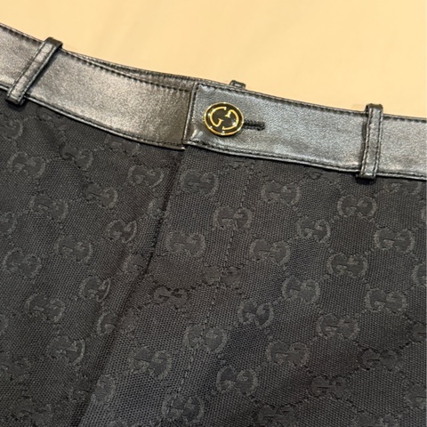 Gucci緹花logo拼皮革短褲/黑色