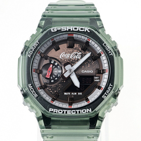 卡西歐 G-SHOCK 2100 系列可口可樂聯名款 GA-2100CC-3AJR 石英錶，指針/數位雙顯
