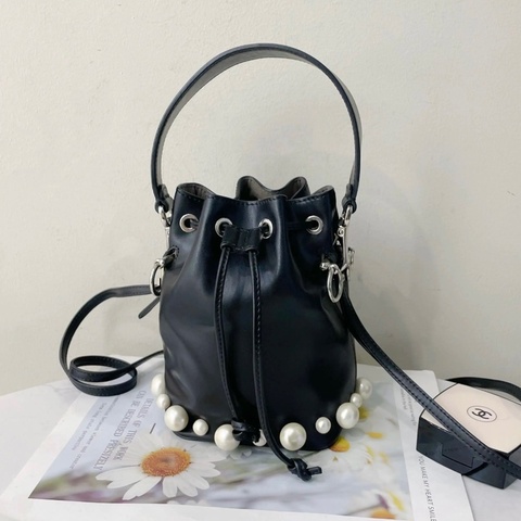 FENDI 芬迪 Mon Tresor 黑色 牛皮 珍珠水桶包