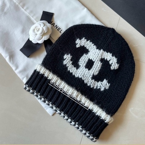 香奈兒 Chanel 26A 大CC黑色毛帽 黑底白字