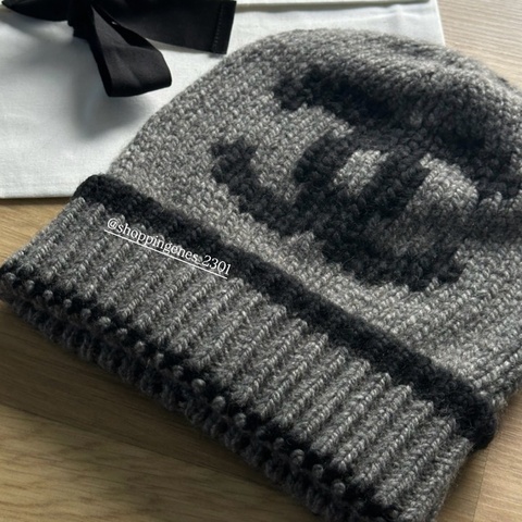 香奈兒 Chanel 26A 大CC 毛帽 灰色 灰底黑字