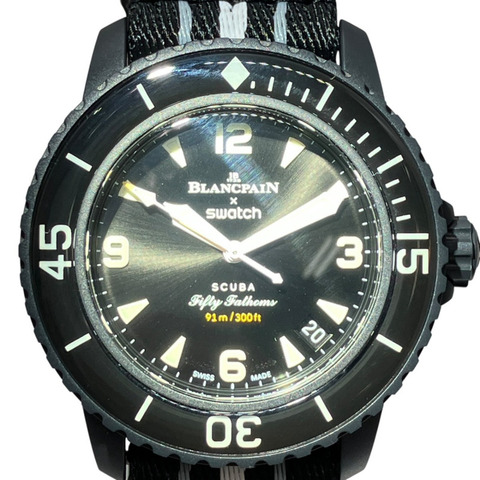 Swatch Blancpain Ocean of Storm腕錶，總重41.8公克，陶瓷錶殼，亞麻錶帶，自動上鍊機芯，黑色錶盤，型號SO35B400