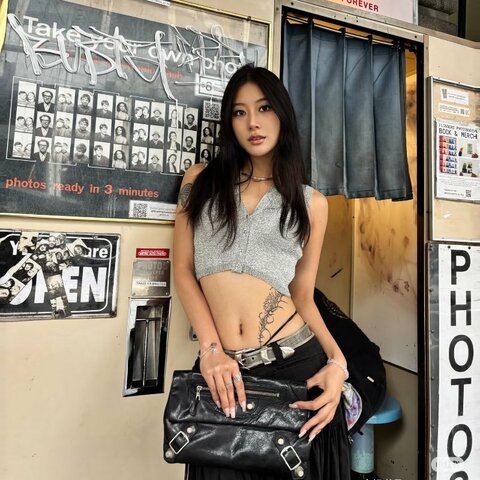 Balenciga 機車手拿包  黑色 漆皮  31*19*1 98新配件鏡子 塵袋
