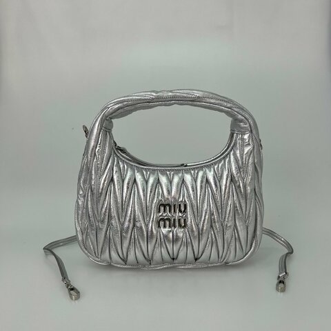 MIUMIU 銀色 HOBO MINI