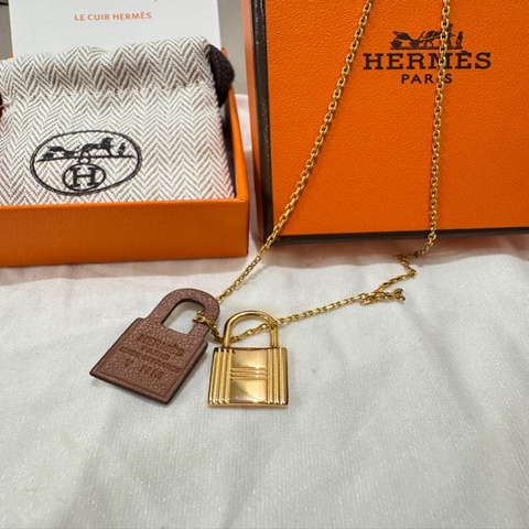 愛馬仕 Hermes O'Kelly 系列Swift小牛皮項鍊 玫瑰金色