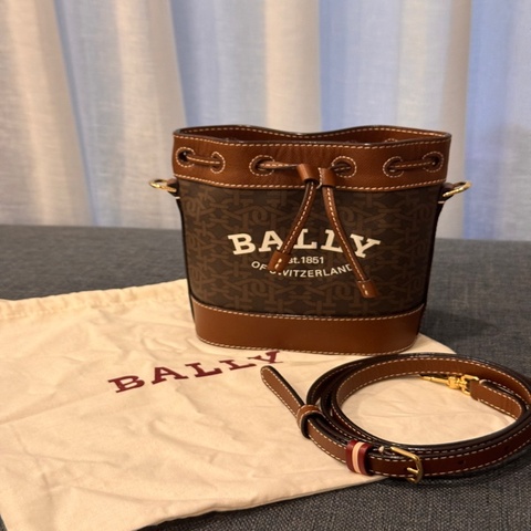 Bally 小水桶包 /斜背包～
