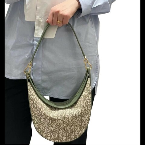 Loewe Luna Anagram 牛油果綠色半月單肩包 手袋