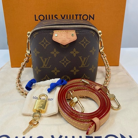 路易威登 LV 新款骰子just in case小方包 尺寸13*11.5*14。