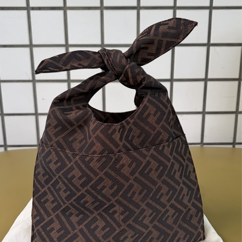 fendi 秀款便當包