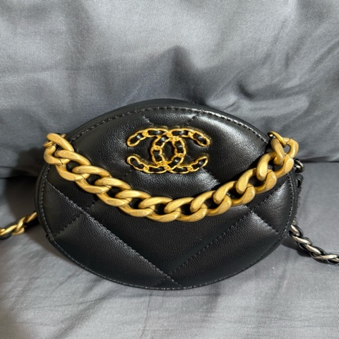 Chanel 19圓餅包