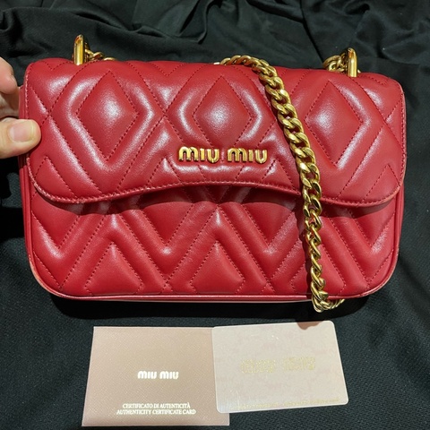 MIU MIU 金釦皮革紅鏈條側背包