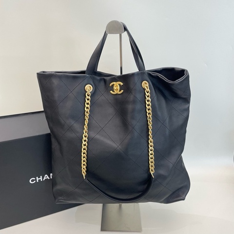 Chanel 香奈兒22p系列 hobo嬉皮包 黑色金扣