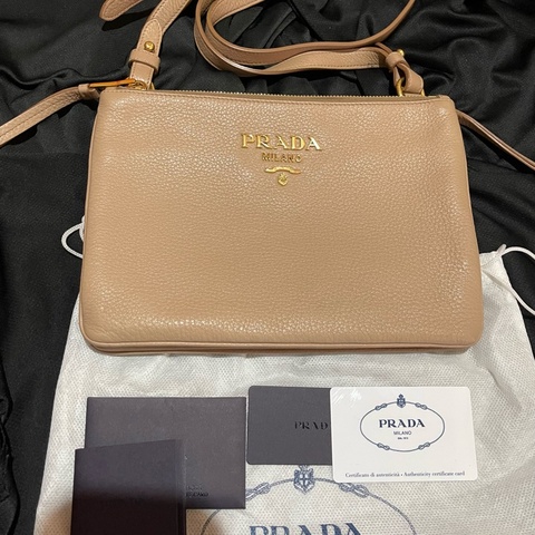 PRADA 金釦奶茶雙層肩背包