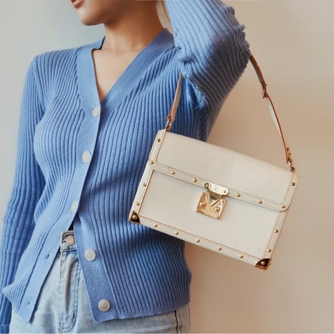 Louis Vuitton LV 限量 蘇哈里鉚釘 山羊皮 腋下包 奶油白