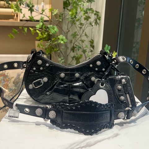 Balenciaga巴黎世家 Le Cagole XS黑色機車包 底長24