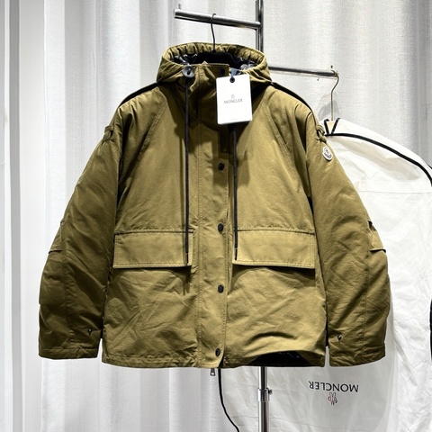 Moncler 盟可睞 羽絨服 夾克 徽標 拉鍊 抽繩 連帽 摁扣 白鵝絨