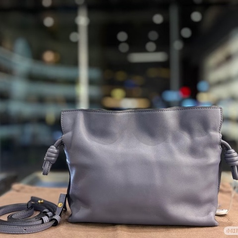 ✨Loewe羅意威｜淺紫色福袋包｜98新