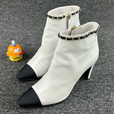 Chanel香奈兒拼色尖頭鏈條短靴 尺碼：36 碼