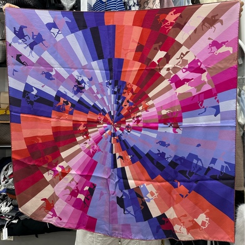 HERMES愛馬仕寶石駿馬印花圖案絲巾，90x90cm
