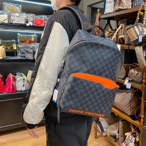Louis Vuitton LV路易威登  DISCOVERY橙色限量 阿波羅1888賽車限量款雙肩包 尺寸28*15*38cm