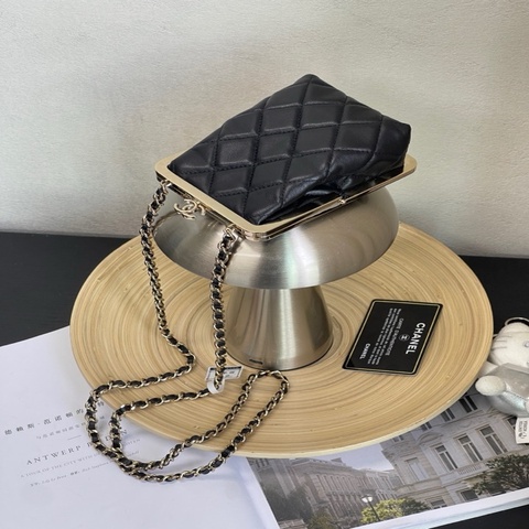 chanel/香奈兒亞克力雙C蛙口包 黑色單肩斜挎 mini款 31開 99新帶膜