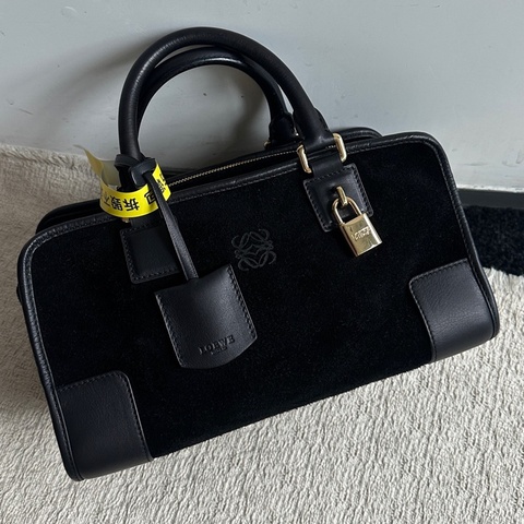 LOEWE 羅意威黑金麂皮Amazona28手提包 附件 鑰匙鎖 底長36cm。
