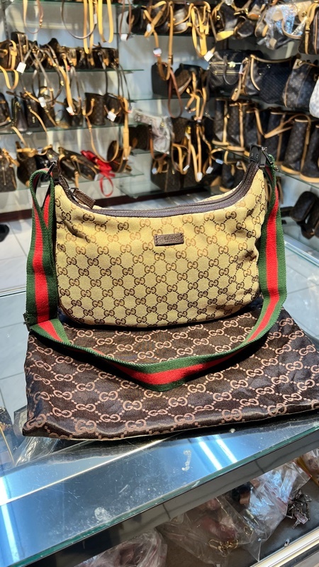GUCCI 經典綠紅綠織帶GG緹花彎月側背包15800