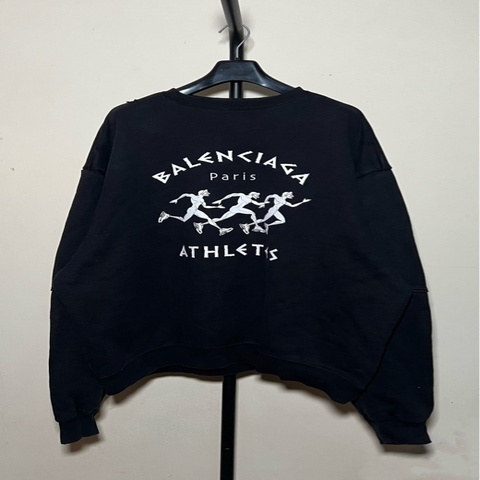 Balenciaga巴黎世家 黑色馬拉松人物徽標字母做舊破壞衛衣 L碼 成色很新。