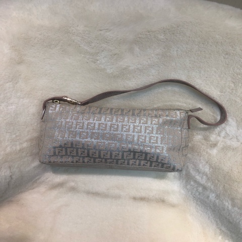 FENDI 銀拼粉老花法棍 XC579
