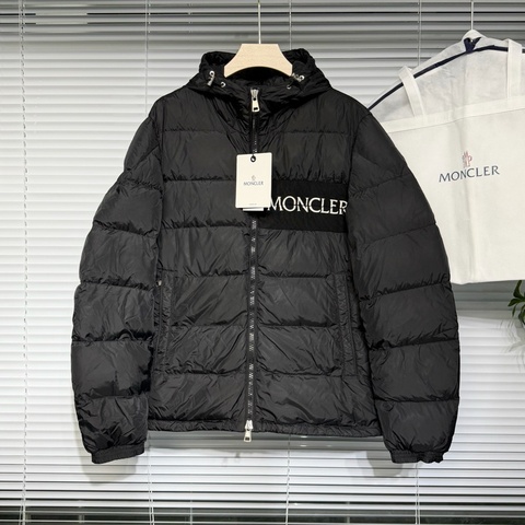 Moncler 盟可睞 羽絨服 5碼 Aiton 胸口刺繡logo 連帽 錦綸面料 白鵝絨 黑色