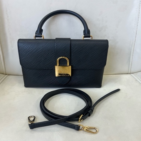 Louis Vuitton LV 路易威登 locky bb 黑金epi水波紋金扣鎖頭包 