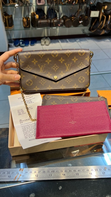 LV M61276晶片款 三合ㄧ46800原廠購証 非常新