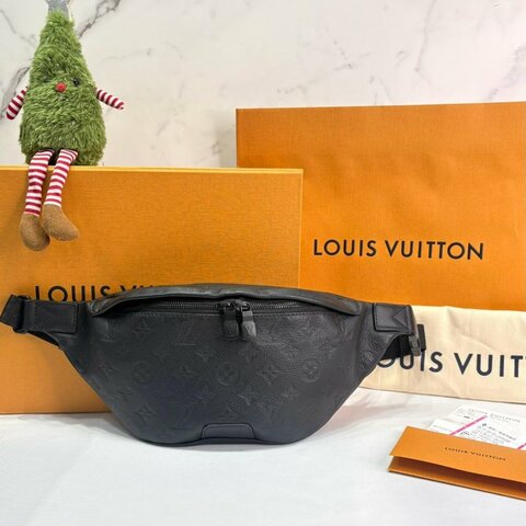 LV Discovery PM黑色壓紋胸包