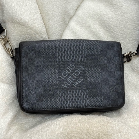 Lv Studio Messenger 黑色棋盤格3D郵差包