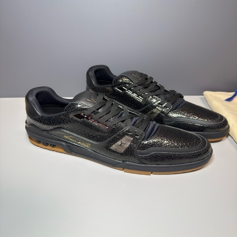 全新未使用  路易威登 LV Trainer2026新款 黑色爆裂纹板鞋10码