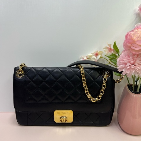 CHANEL香奈兒 Leboy 金扣菱格紋簡約經典 小牛皮 單肩包斜挎包  黑色  尺寸:25x16.5 。