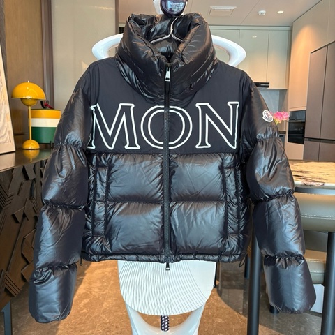 Moncler 蒙口Gers 黑色短款羽絨服外套