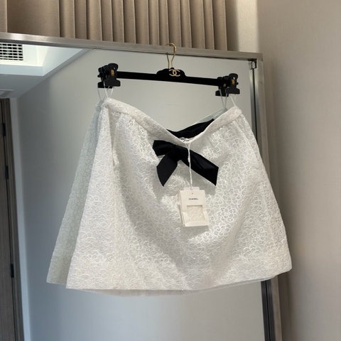 Chanel 24S白色亮片半裙fr44~~