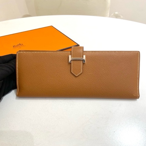 Hermes 爱马仕bearn棕色銀扣長款錢包  R刻 尺寸：17.5*2*9 附件：盒子