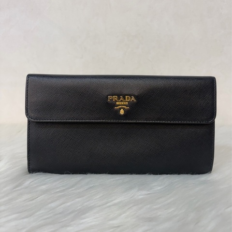Prada  黑十字紋防刮牛皮金扣長夾｜長夾 皮夾 錢包 銀包